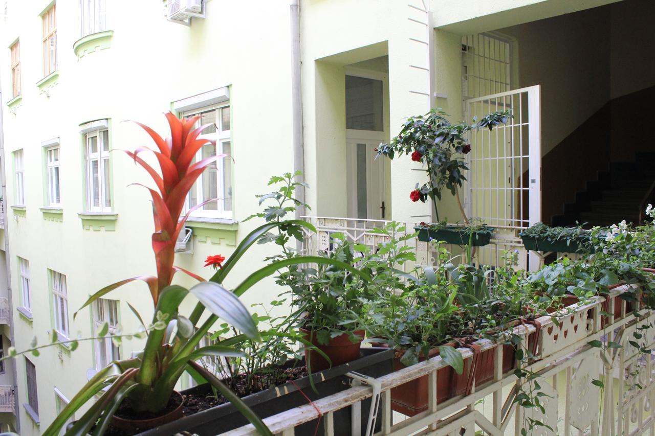 Charming And Unique Apartment With Balcony By The Great Synagogue Budapest Exterior foto
